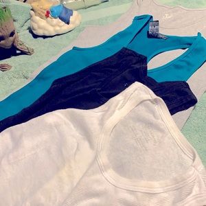 Bundle (4) Tank tops for women (Box#5)